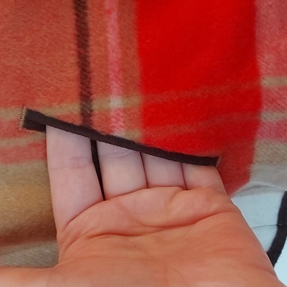 NWOT Janie and Jack Riding Lesson Plaid Pumpkin, Beige and Black Poncho Size 5 - Picture 3 of 6